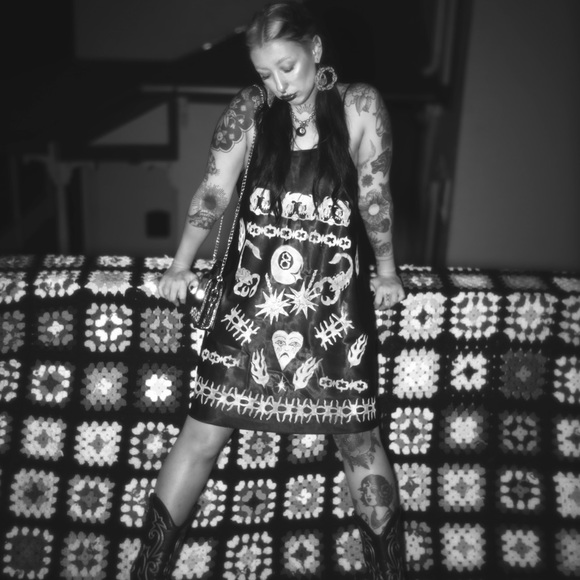 ♰ Vintage black silk slip dress with prints ♰ - Picture 2 of 4